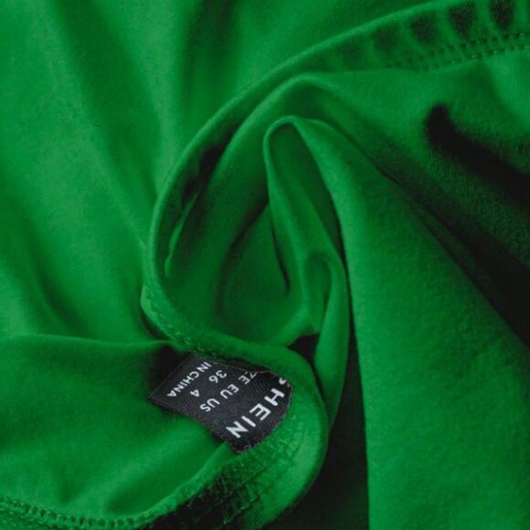 Green Floral Statement Halter Top NWOT - Picture 3 of 4